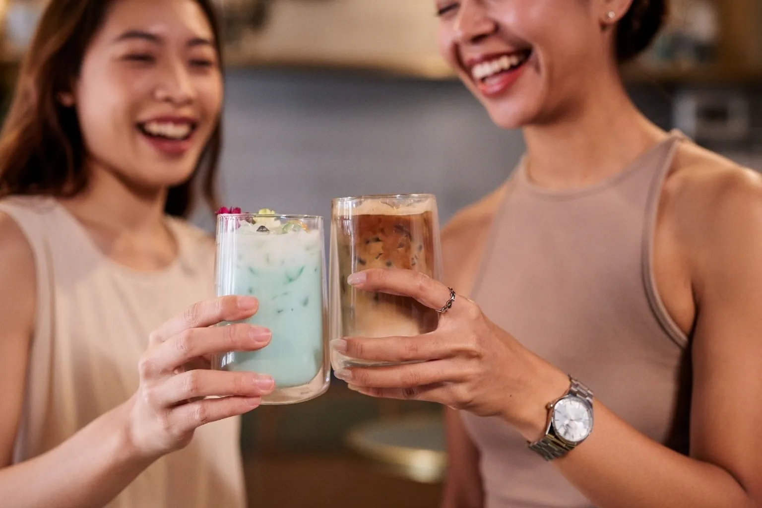 Au-delà de la caféine : comment les saveurs gourmandes redéfinissent le marché du café et du thé