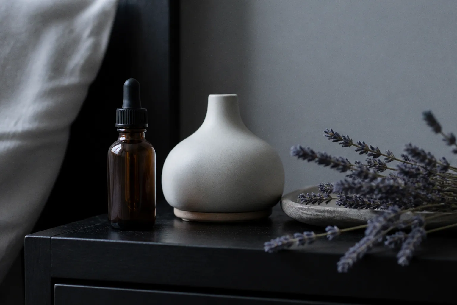 Huiles essentielles sommeil : quelle plante pour quel profil ?